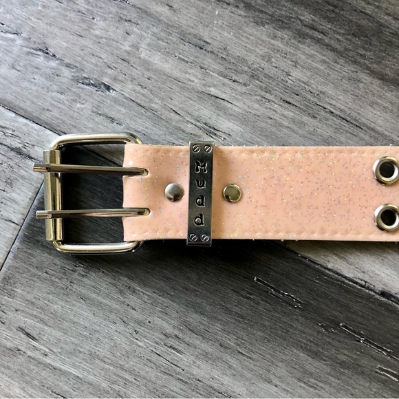 Vintage Y2K Mudd Pale Pink Glitter Vinyl Grommet Belt - Picture 2 of 6